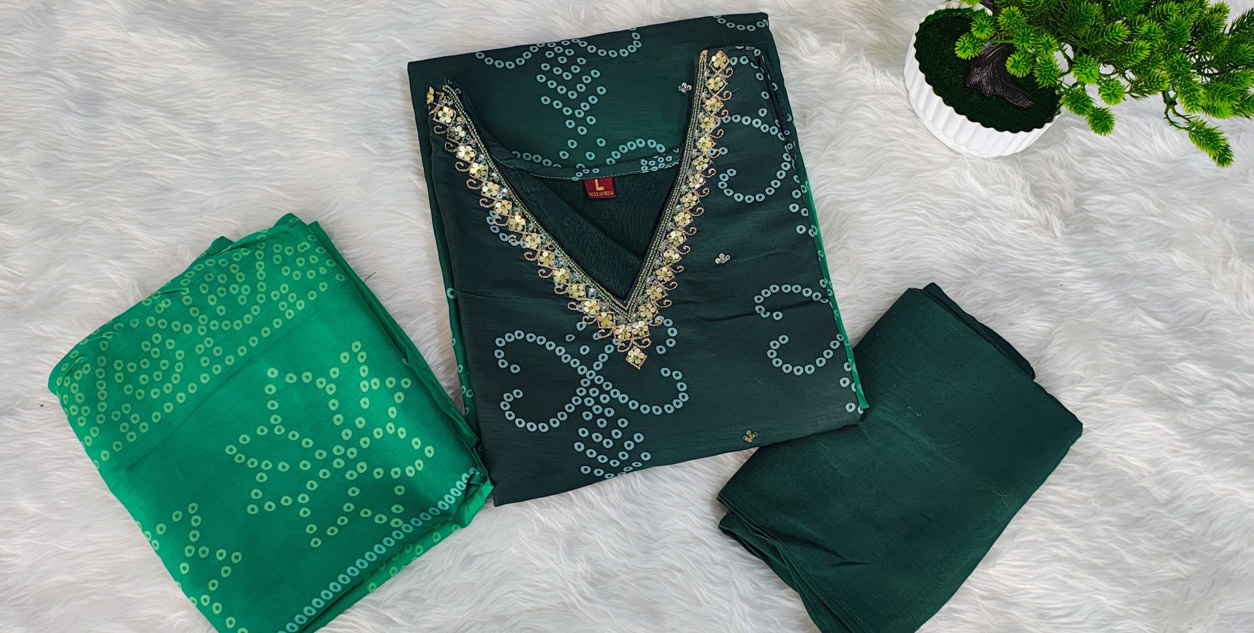 Dark Green Roman Silk Bandhani Gold Embroidered Straight Kurta Set with Pant & Bandhani Dupatta - Image 5