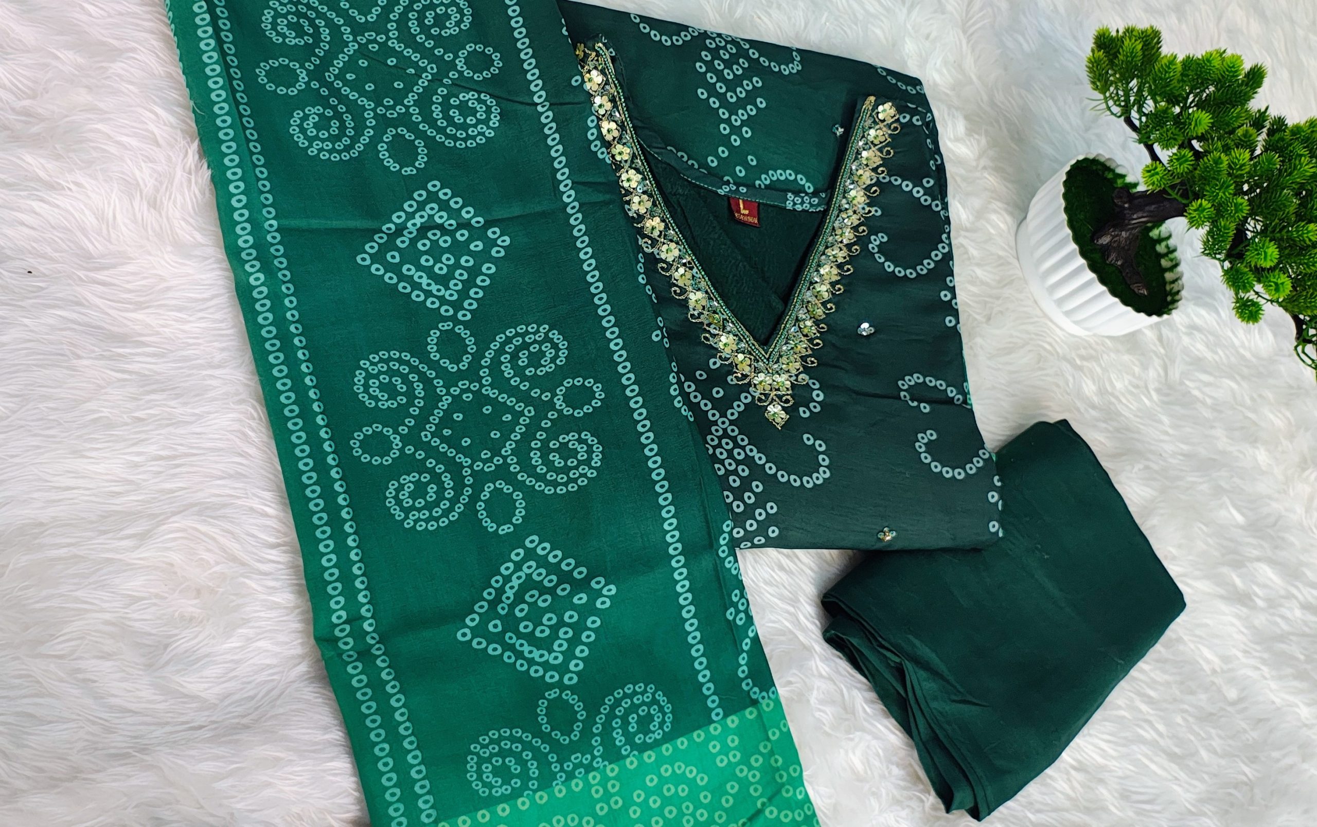Dark Green Roman Silk Bandhani Gold Embroidered Straight Kurta Set with Pant & Bandhani Dupatta - Image 7