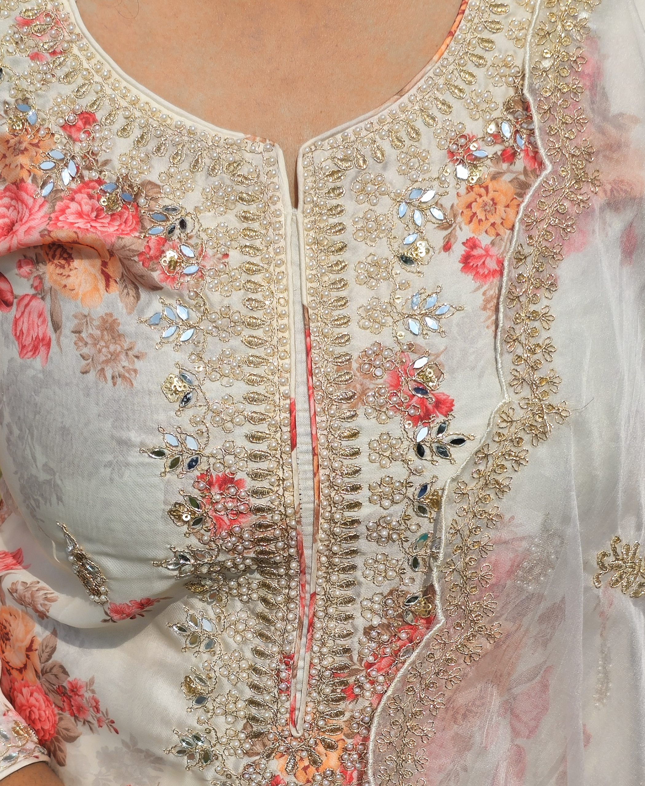 Ivory Floral Beaded Organza Straight Kurta Set with Pant & Dupatta - Image 6