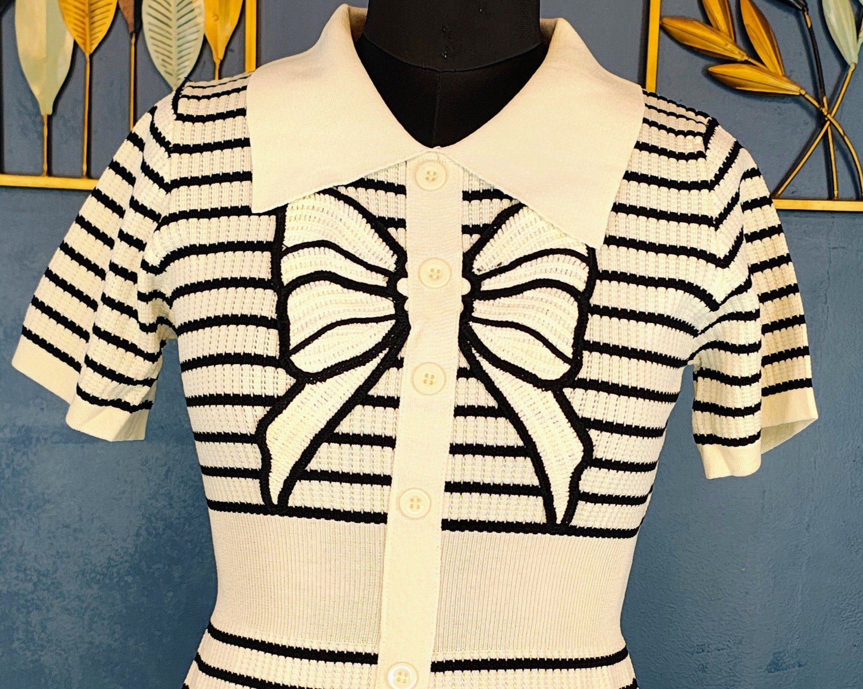 Off-White Bodycon Dress with Bow Detail – Elegant Women’s Occasion Wear