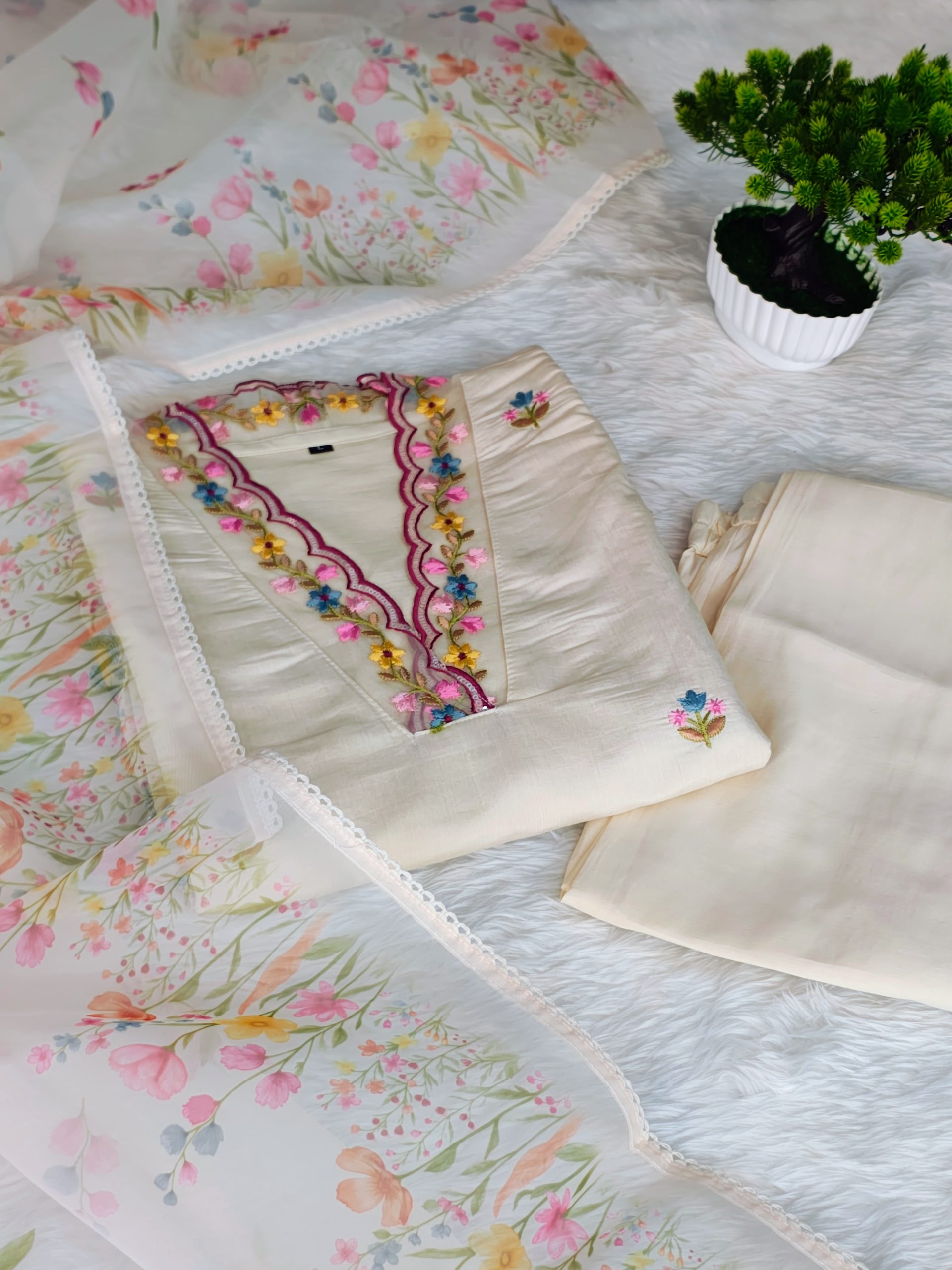 Ivory Mul Cotton Laced V-Neck Straight Kurta Set with 3D Floral Sequin Work, Pant & Floral Dupatta - Image 3