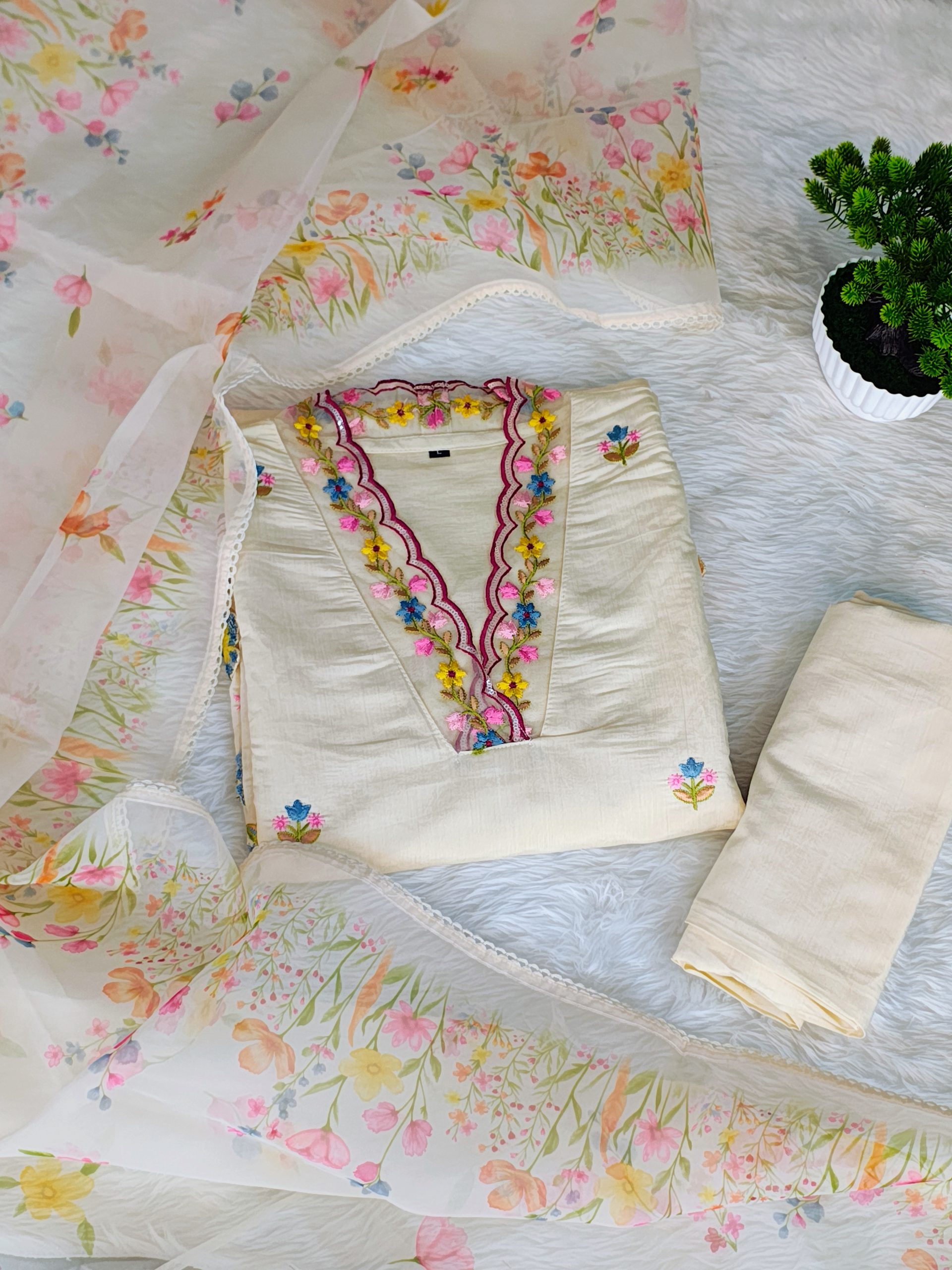 Ivory Mul Cotton Laced V-Neck Straight Kurta Set with 3D Floral Sequin Work, Pant & Floral Dupatta - Image 4