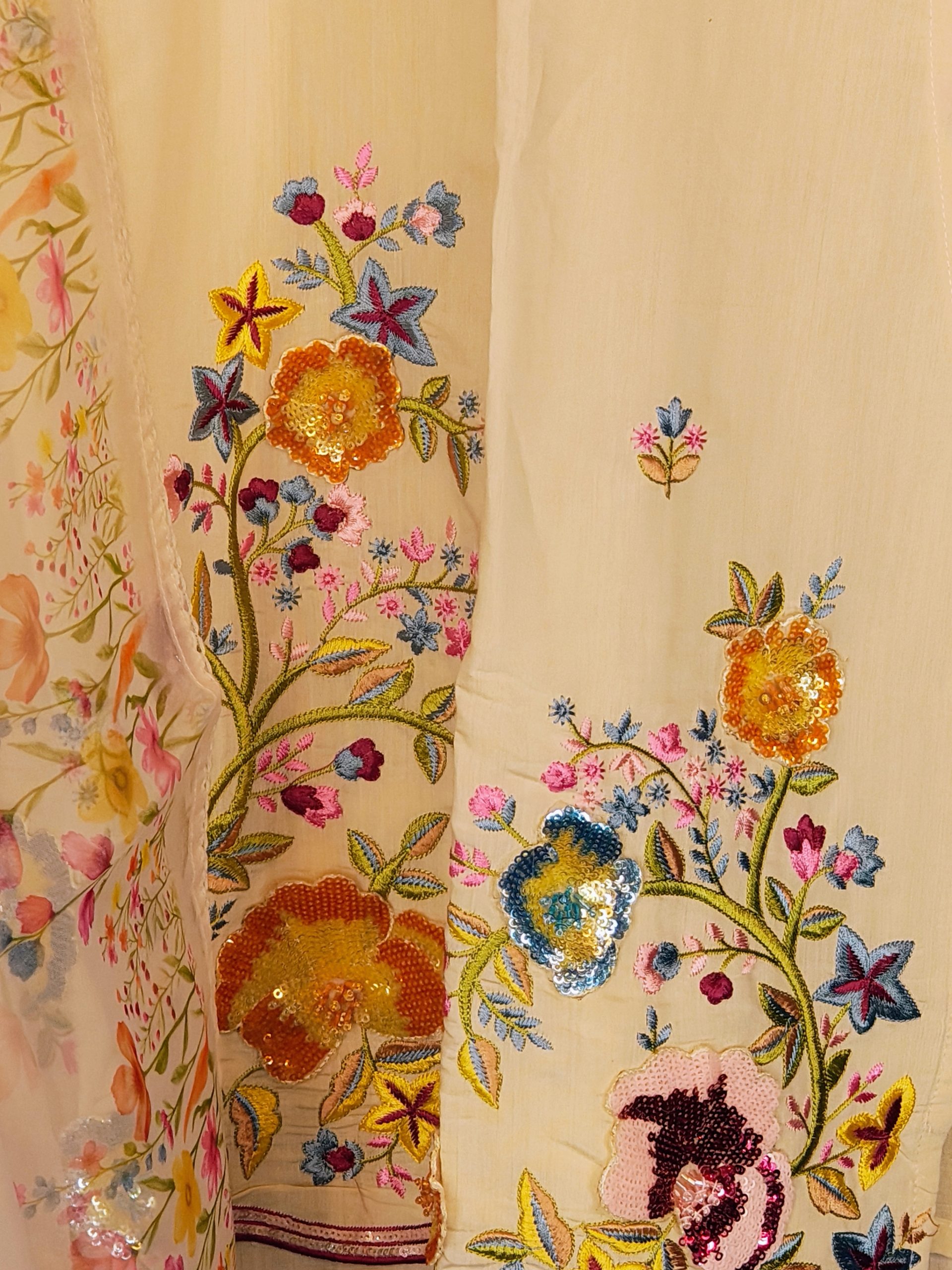 Ivory Mul Cotton Laced V-Neck Straight Kurta Set with 3D Floral Sequin Work, Pant & Floral Dupatta - Image 6