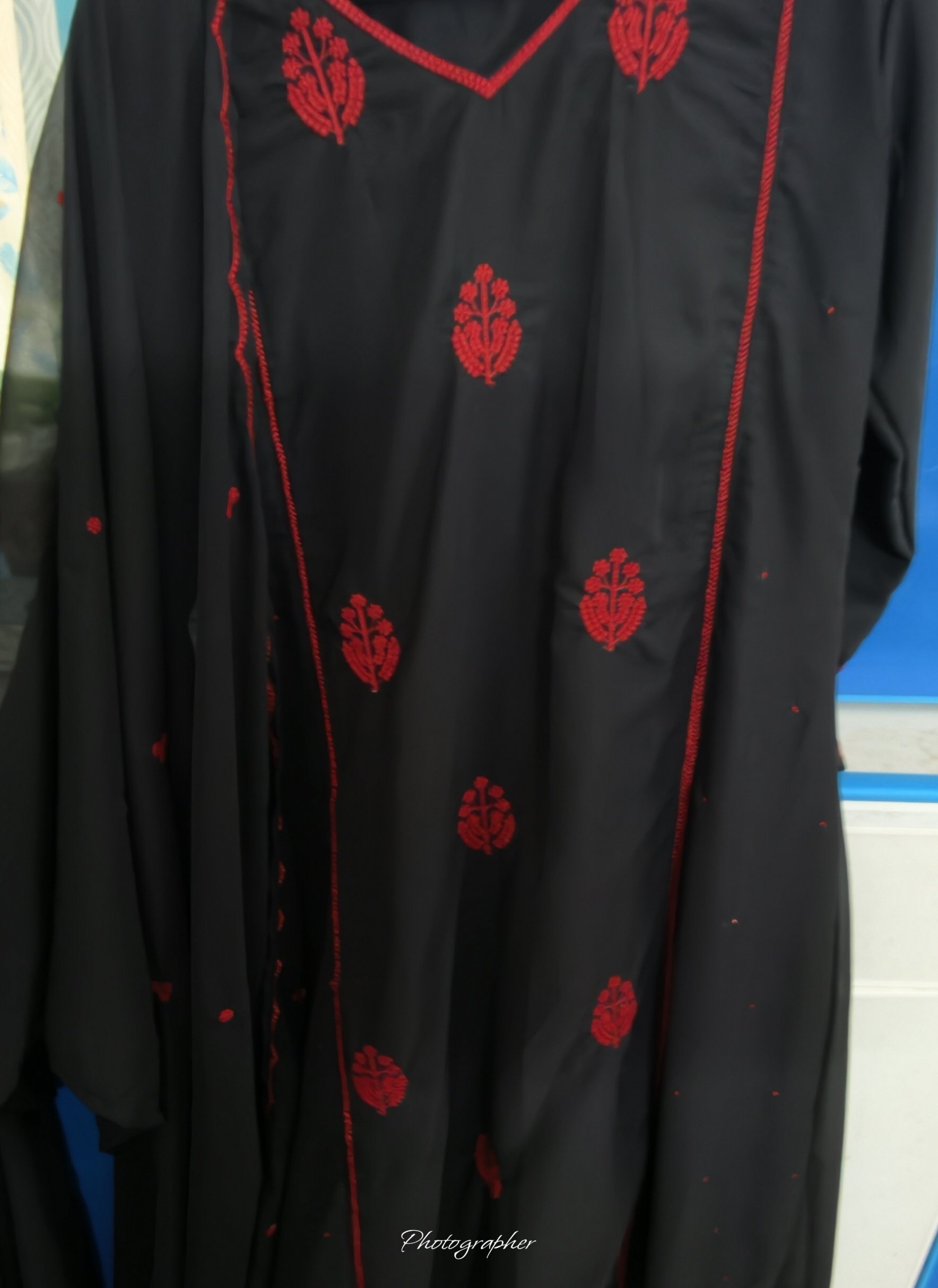 Black & Red Georgette V-neck Kurta set - Image 2